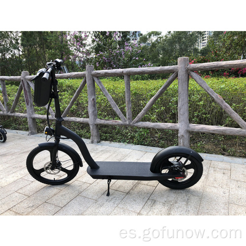 Nuevo scooter de patada eléctrica para adultos para adultos.
